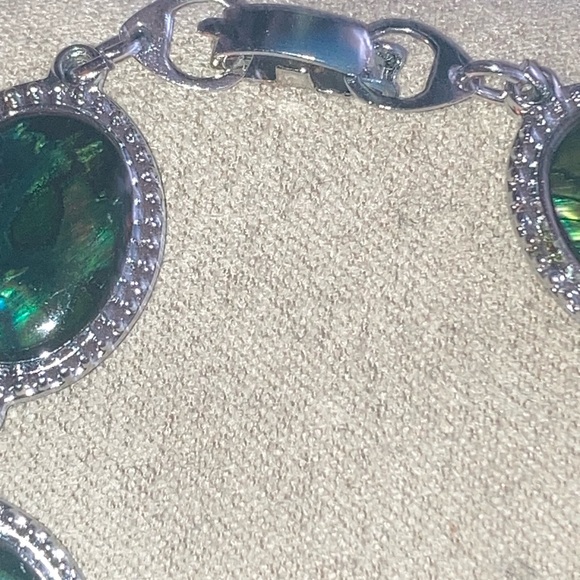 Vintage Silver Tone and Green Abalone Bracelet - Picture 4 of 4